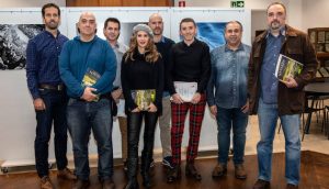 Fotografía de los premiados en el XII concurso fotográfico que ha convocado la revista.